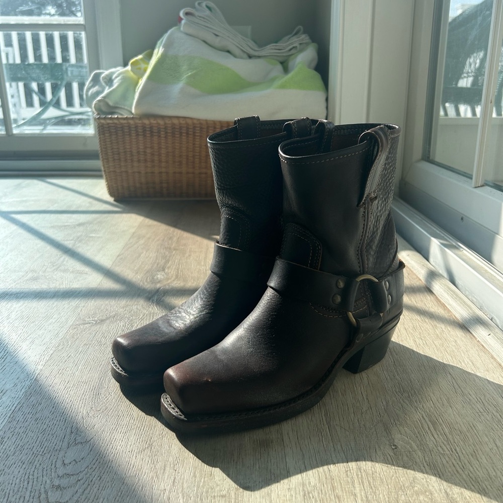 vintage harness 8R frye boots! size 6